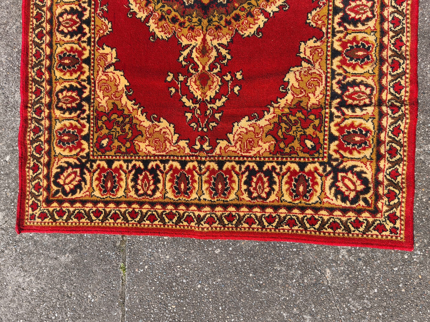 Used USSR Made Carpet "Gold-Red" 200cmx137cm / 6,4x4,4 feet.