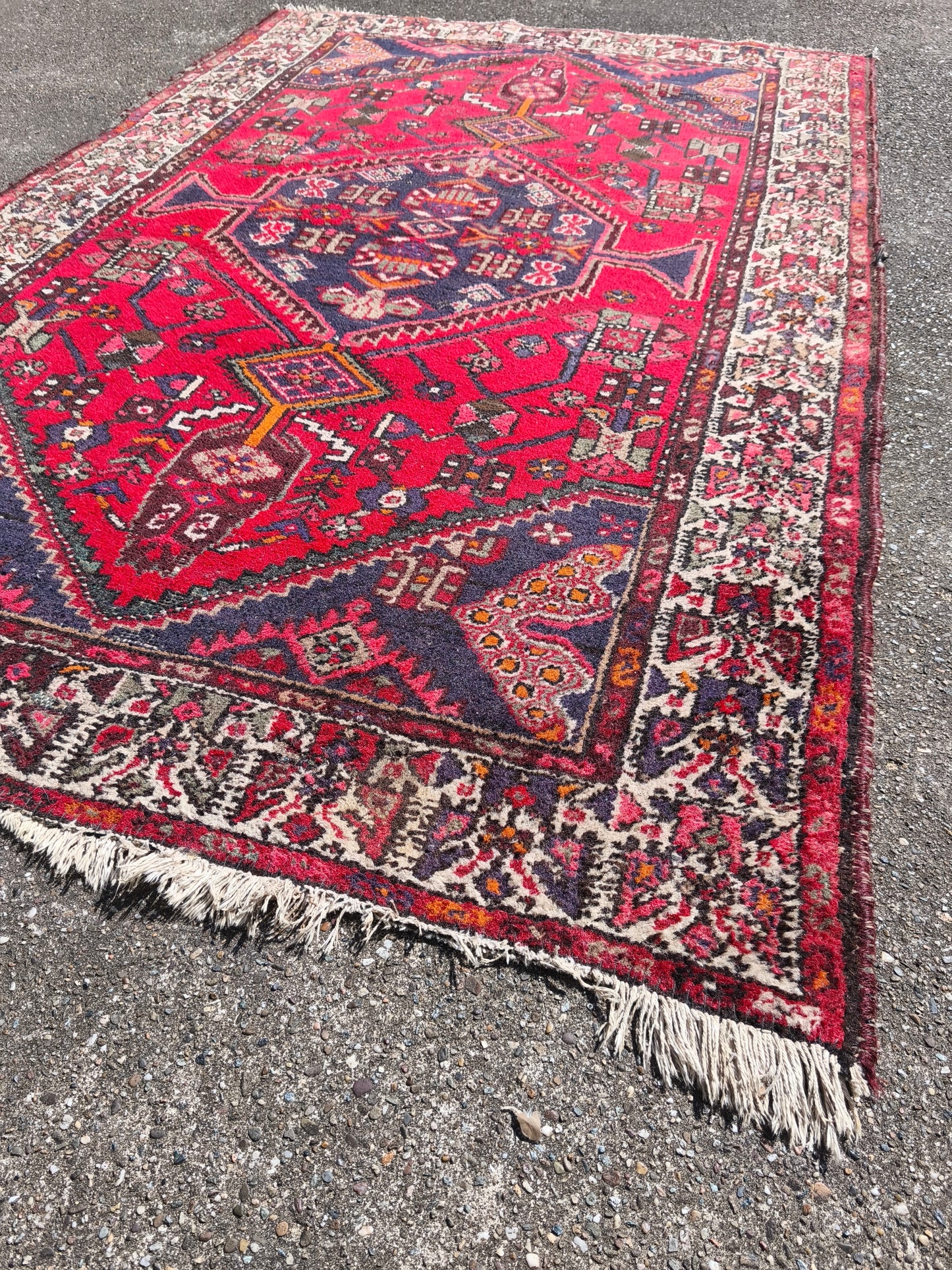 Used Iraqi Made "Hamadan" Carpet 202cmx132cm / 6,6x4,4 feet.