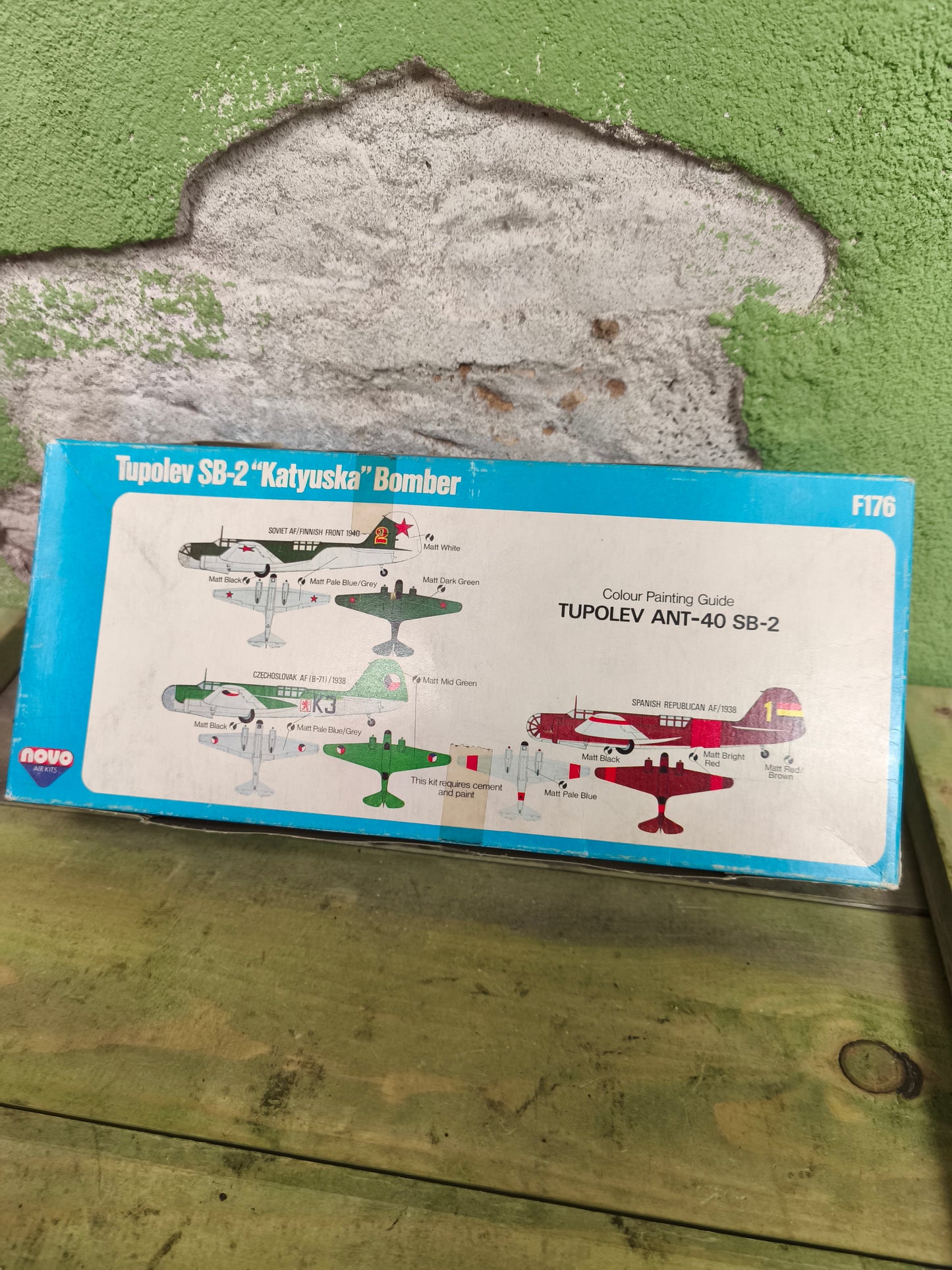 USSR Model kit Tupolev SB-2 "Katyusha" Bomber 1/72