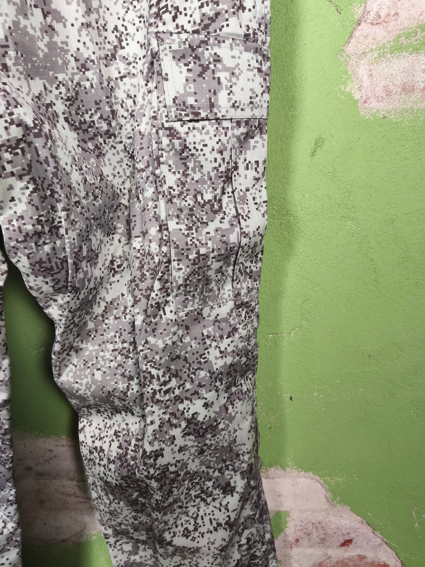 Unissued 2018 Russian "Artic EMR" Digital Artic Camouflage Field Pants