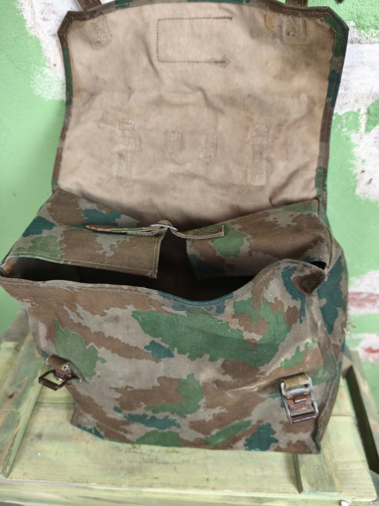 Issued DDR M58 Blumentarn Sturmgepack Field Backpack + Carry Strap