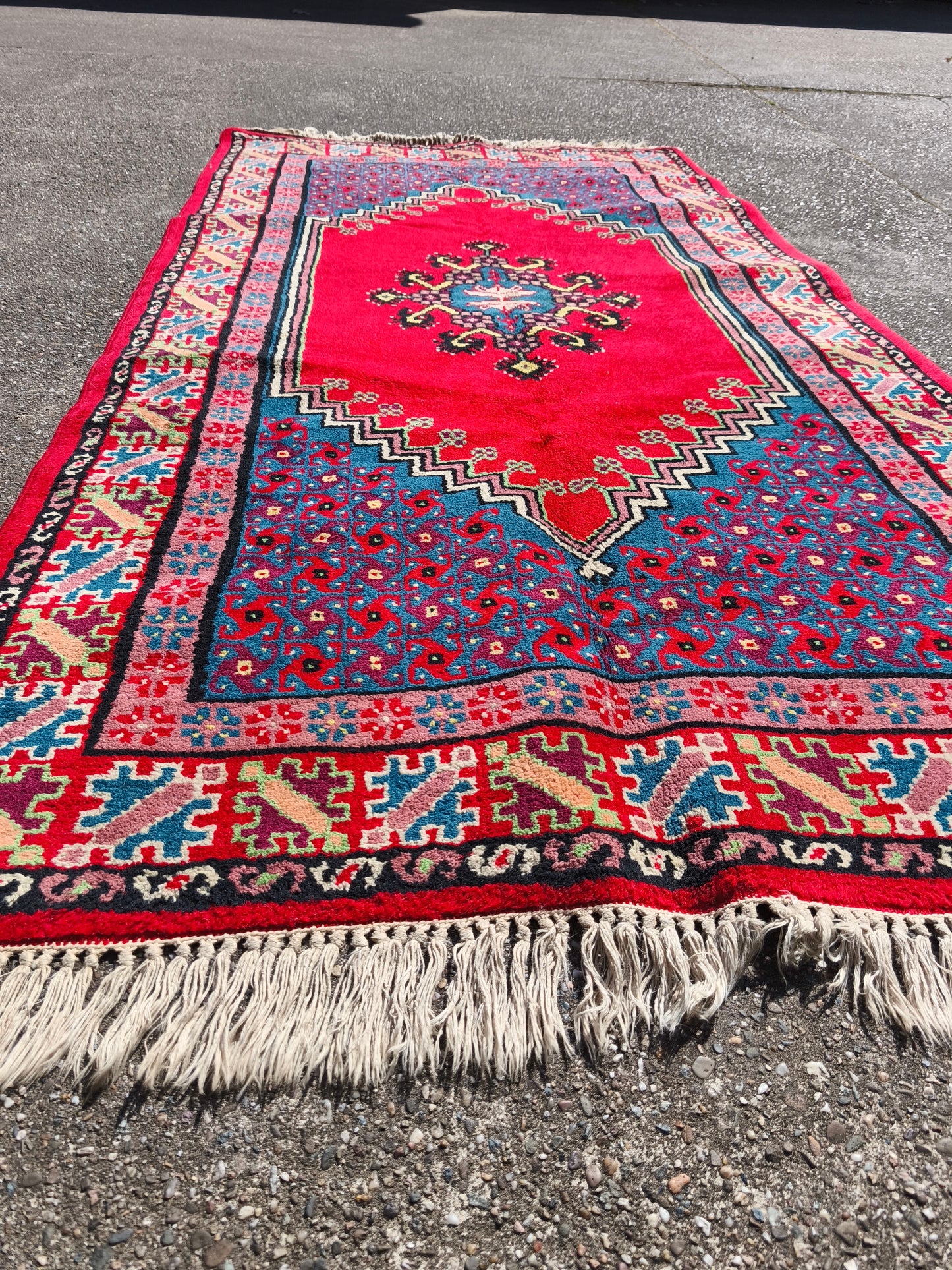 Used Tunesian Made Carpet 190cmx102cm / 6.2x3.34 feet