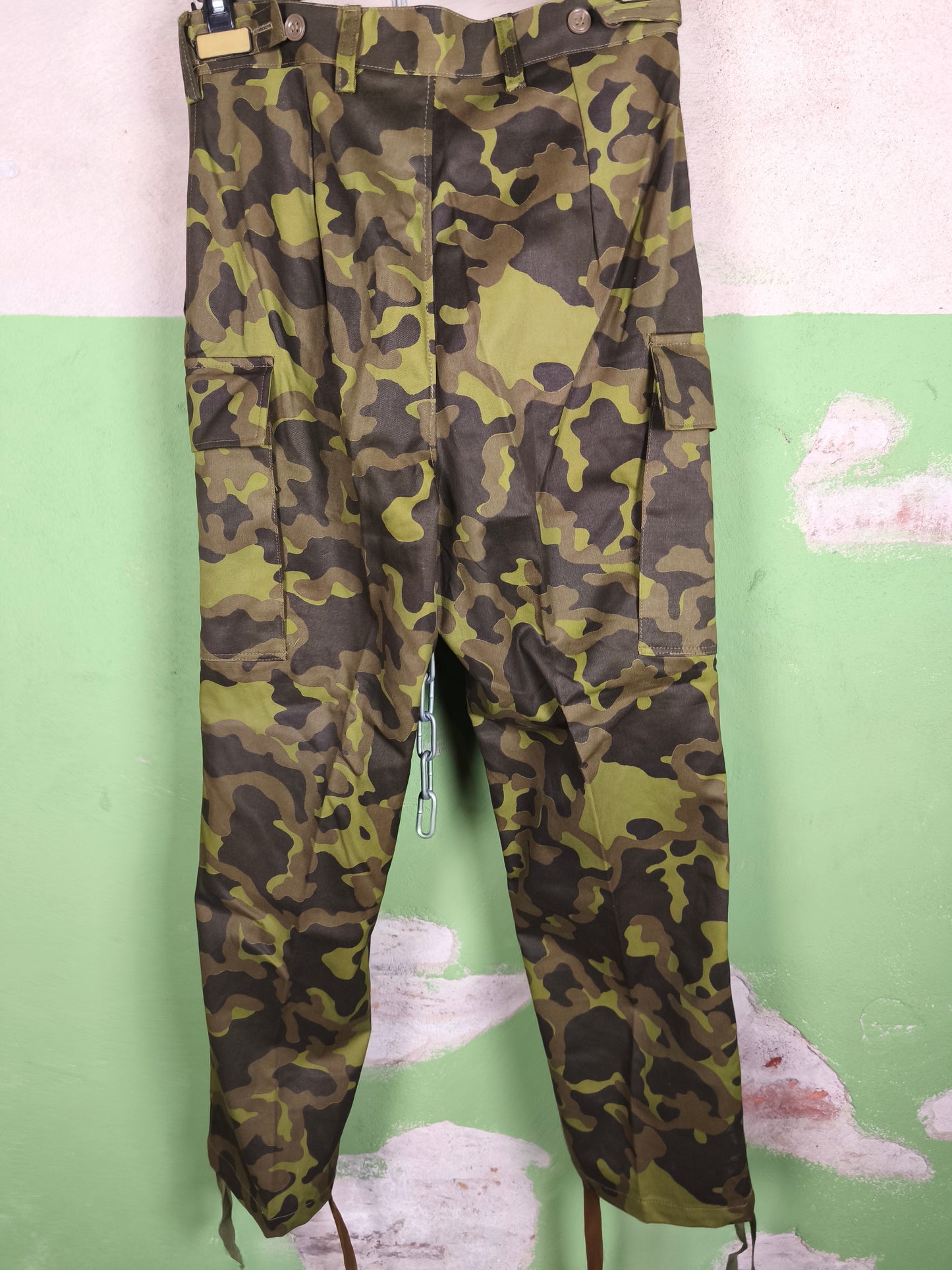 Unissued 1995 Ukrainian Special Intelligence Bhutan Pants 46-2 (XS)