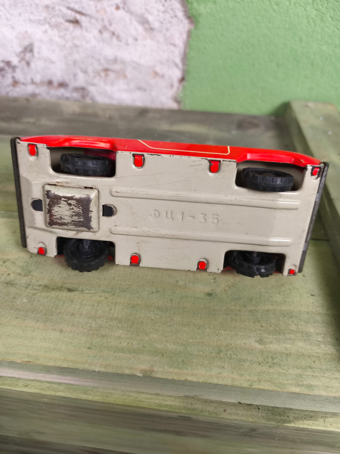 Used CCCP Metal Scale Model Car "Радуга"
