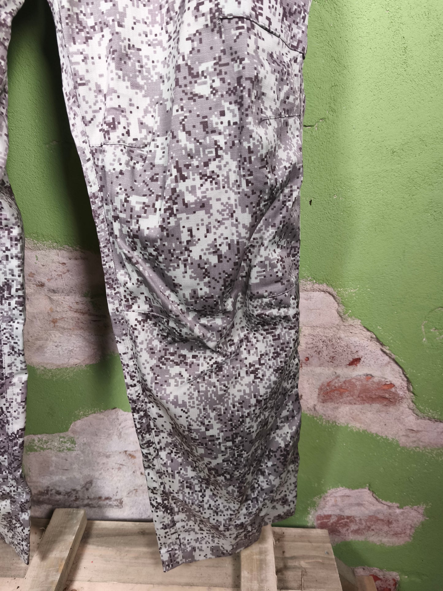 Unissued 2018 Russian "Artic EMR" Digital Artic Camouflage Field Pants
