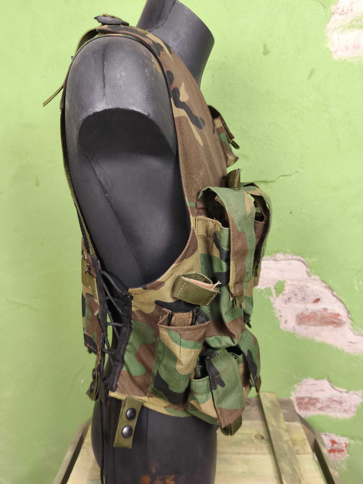Early SRVV "Alfa" Unloading Vest Woodland FSB