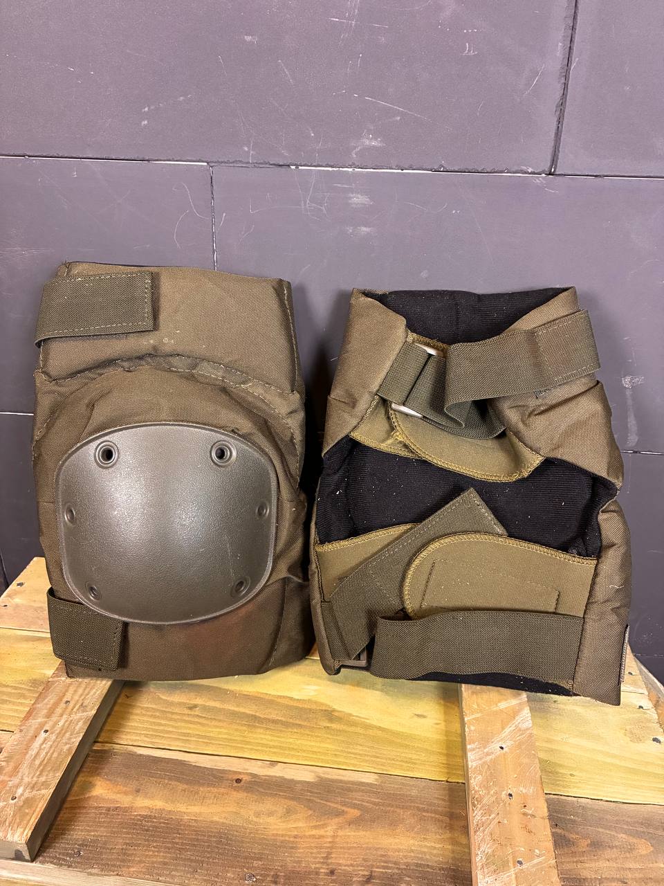 Issued Off-Brand Knee Pads