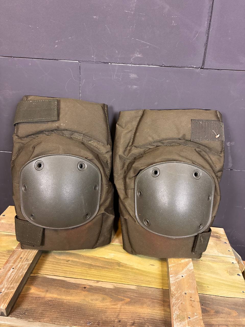 Issued Off-Brand Knee Pads