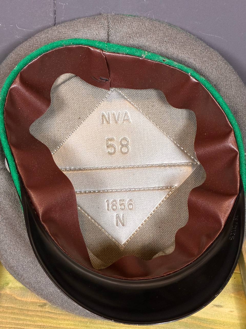 DDR Grenztruppen Officer Peaked Cap [58]
