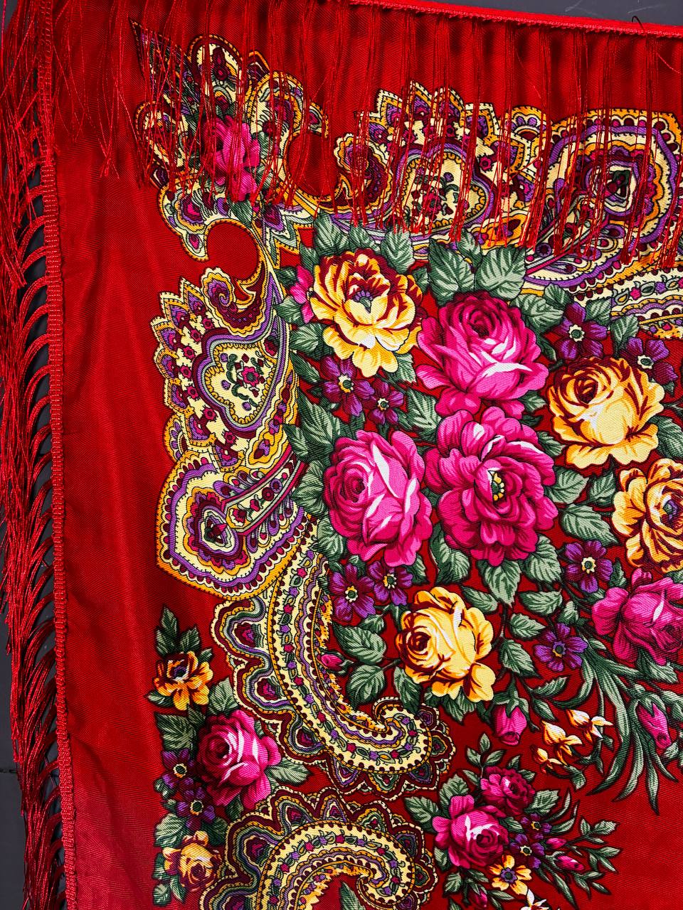Traditional Russian Floral Shawl
Pavlovo Posad / Русский цветочный платок [100x100cm]