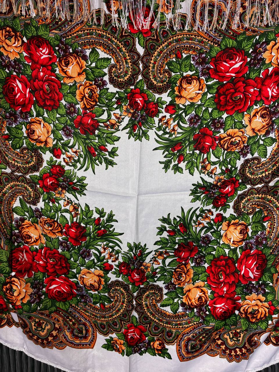 Traditional Russian Floral Shawl
Pavlovo Posad / Русский цветочный платок [100x100cm]