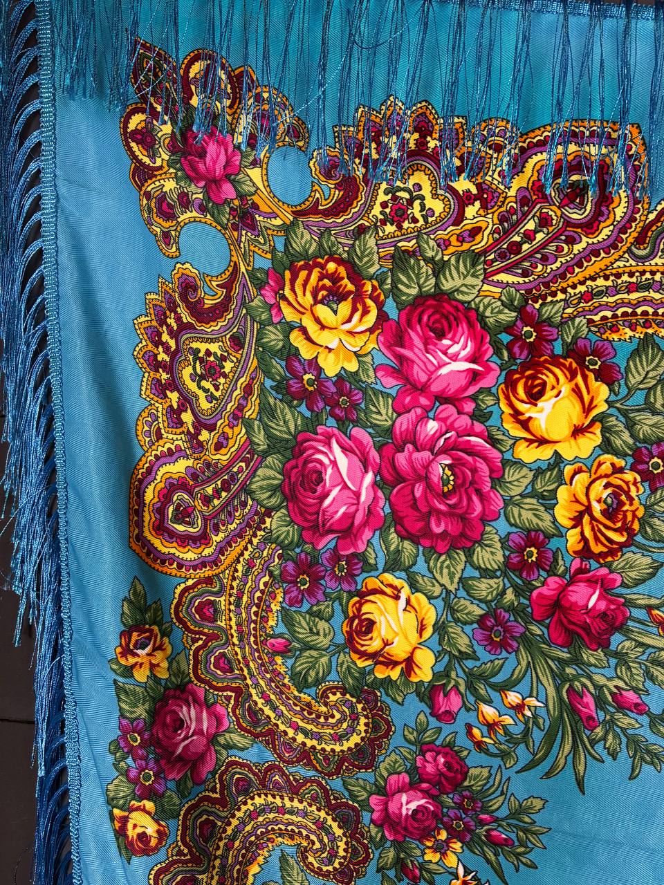 Traditional Russian Floral Shawl
Pavlovo Posad / Русский цветочный платок [100x100cm]