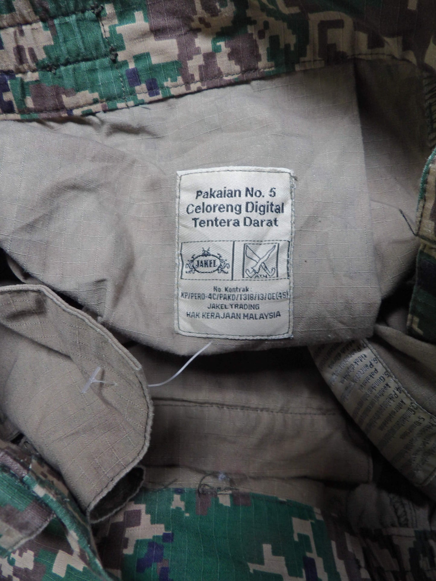 Issued 2015 Malaysian Tentera Darat Digital Camo 46-48 (M)