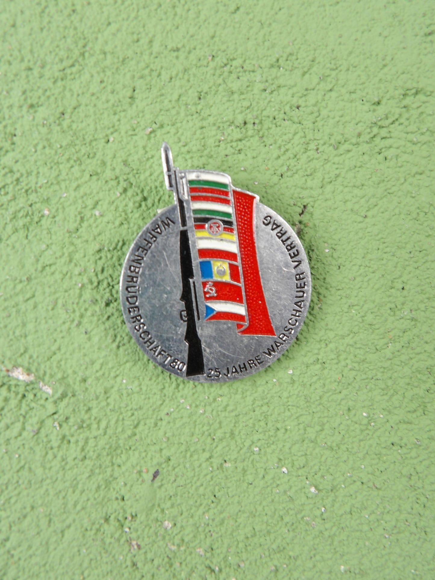 DDR Warsaw Pact 25 Years Badge Waffenbrüderschaft 1980