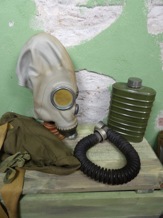 (EU ONLY) Soviet GP-5 Mask Set with Filter, Hose & Bag Civil Defence Display