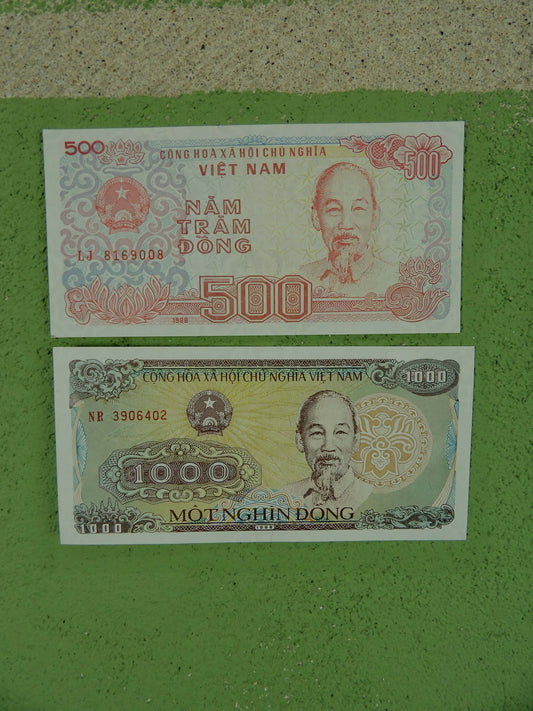 1988 Vietnamese Đồng Banknote Set 500 & 1,000 Đồng