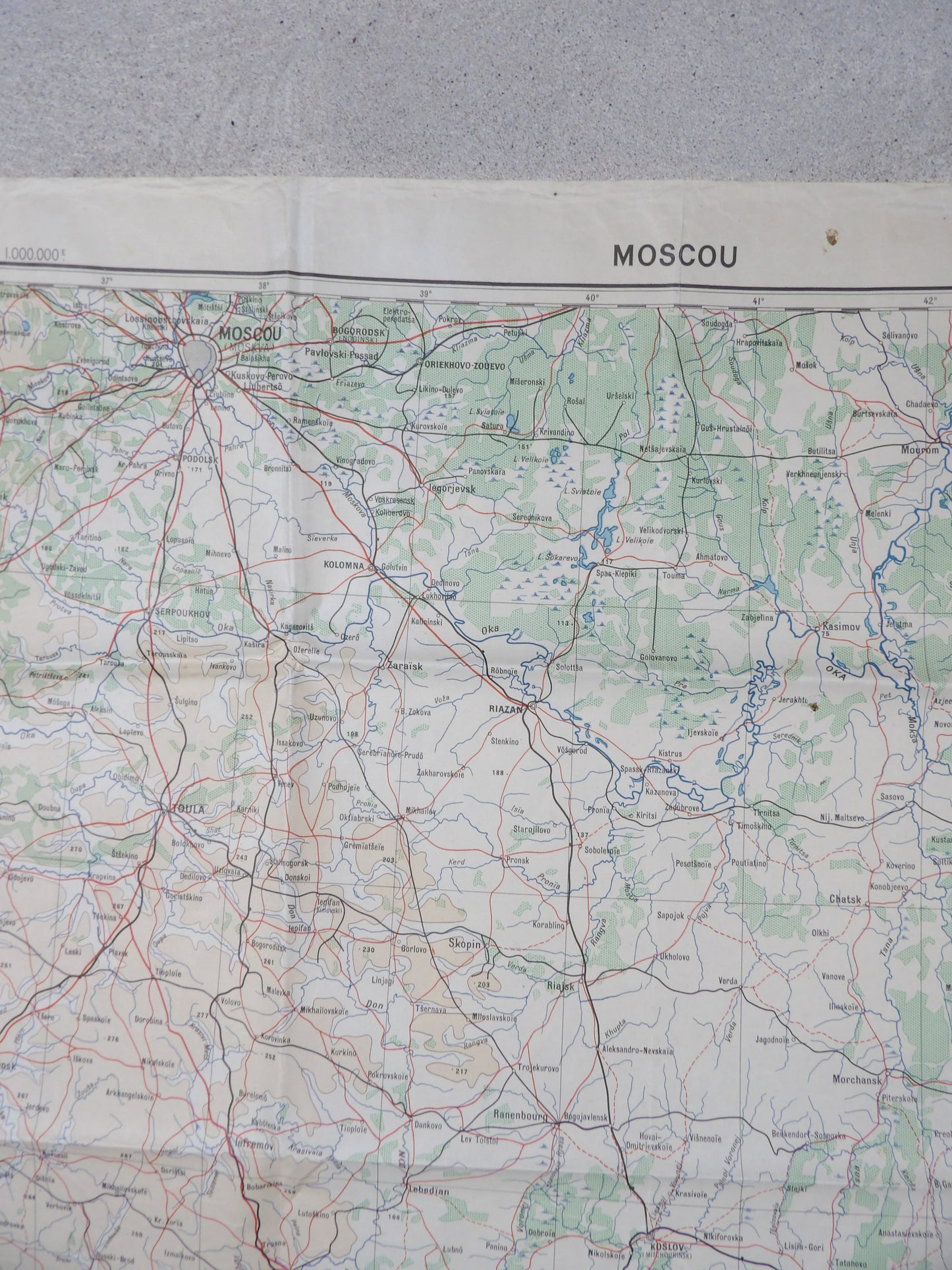 1943 Allied WW2 Map of Moscow Géographique National, Paris.