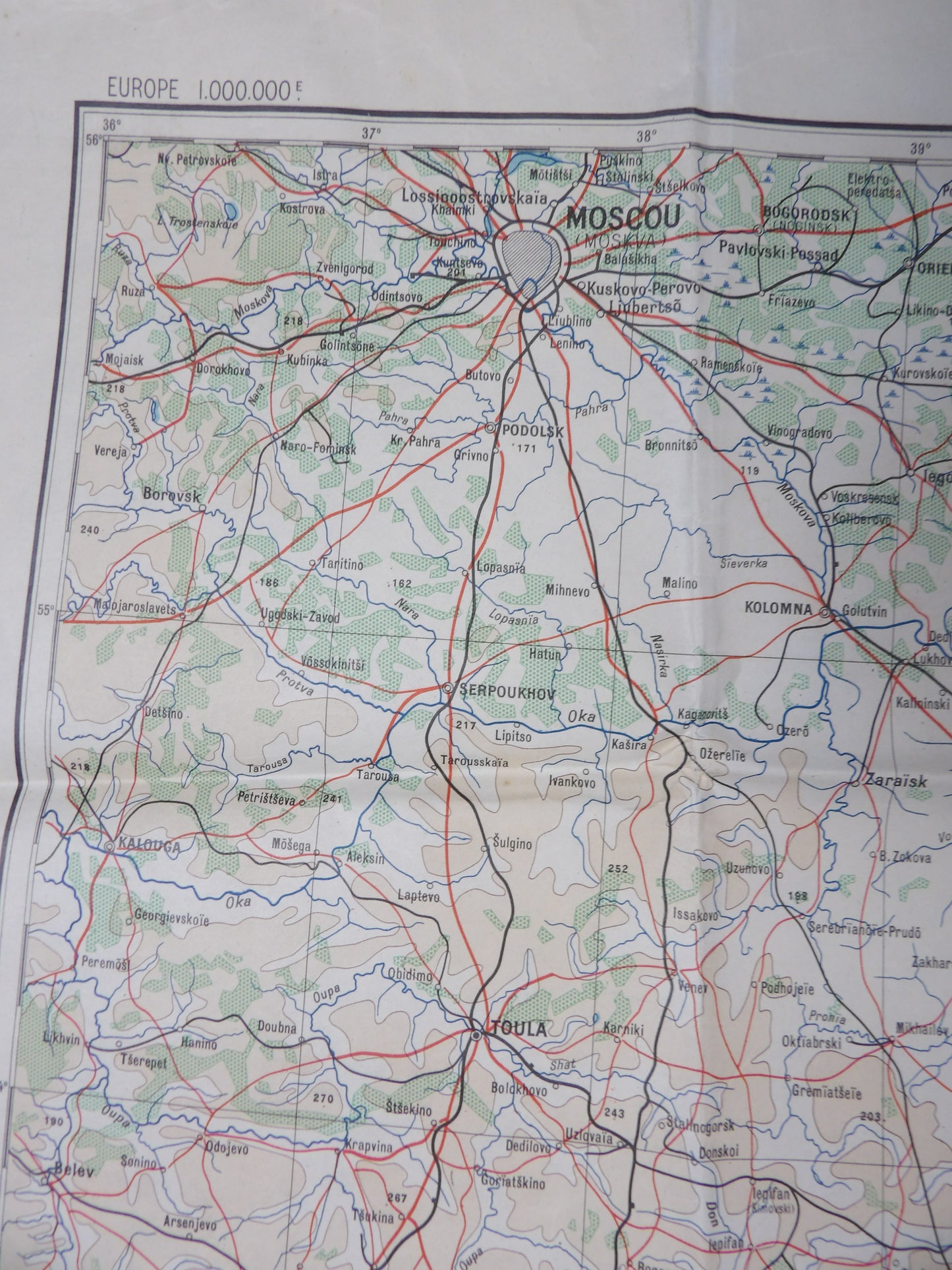 1943 Allied WW2 Map of Moscow Géographique National, Paris.