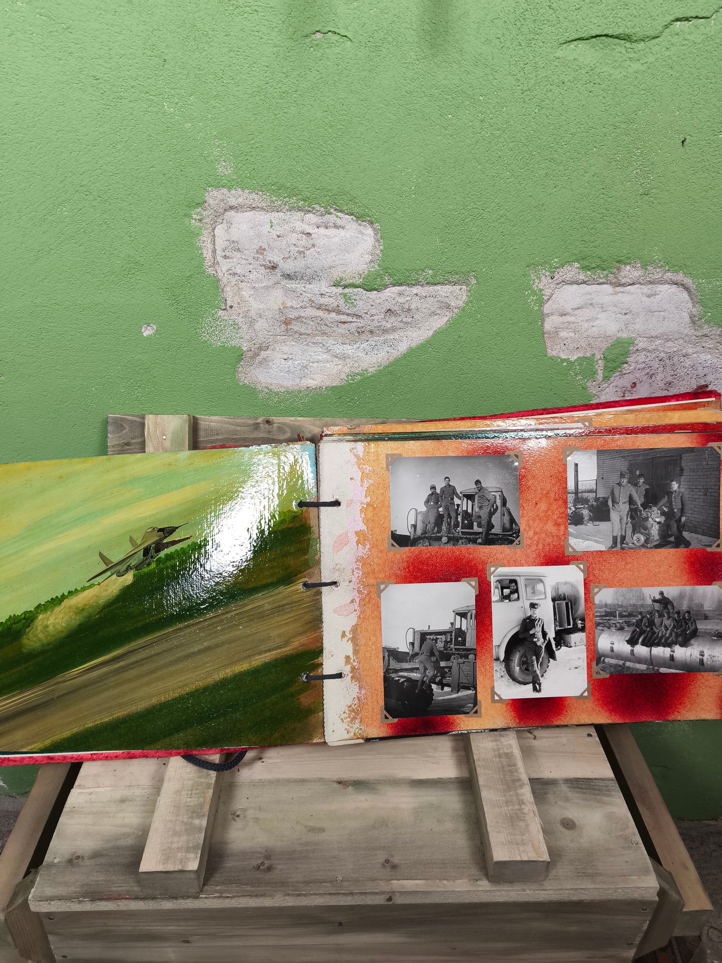 CCCP PhotoAlbum: 1988-1989 Air Force. [ARTWORK]