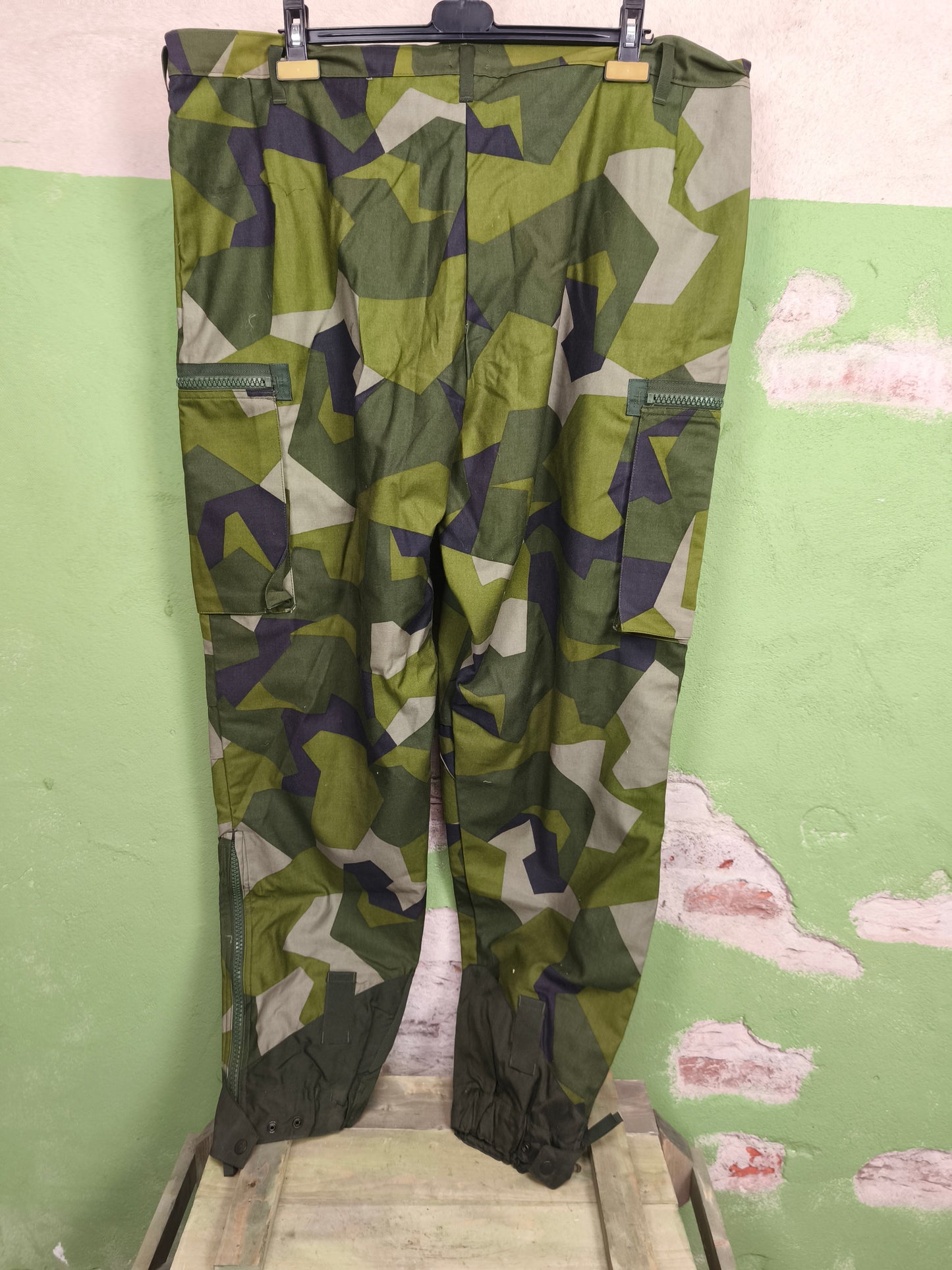 1993 Swedish M90 pants issued [XXL-Long]