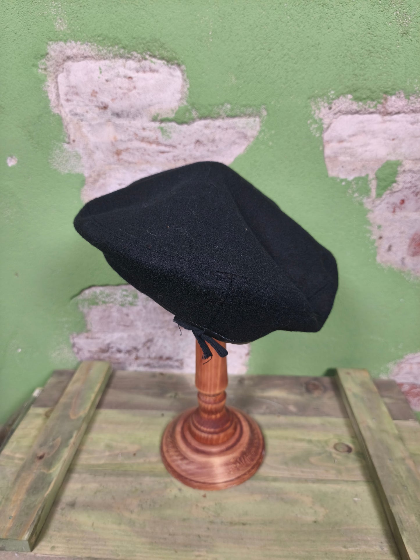 Unissued Russian Black Navy Infantry Beret with Soviet Insignia