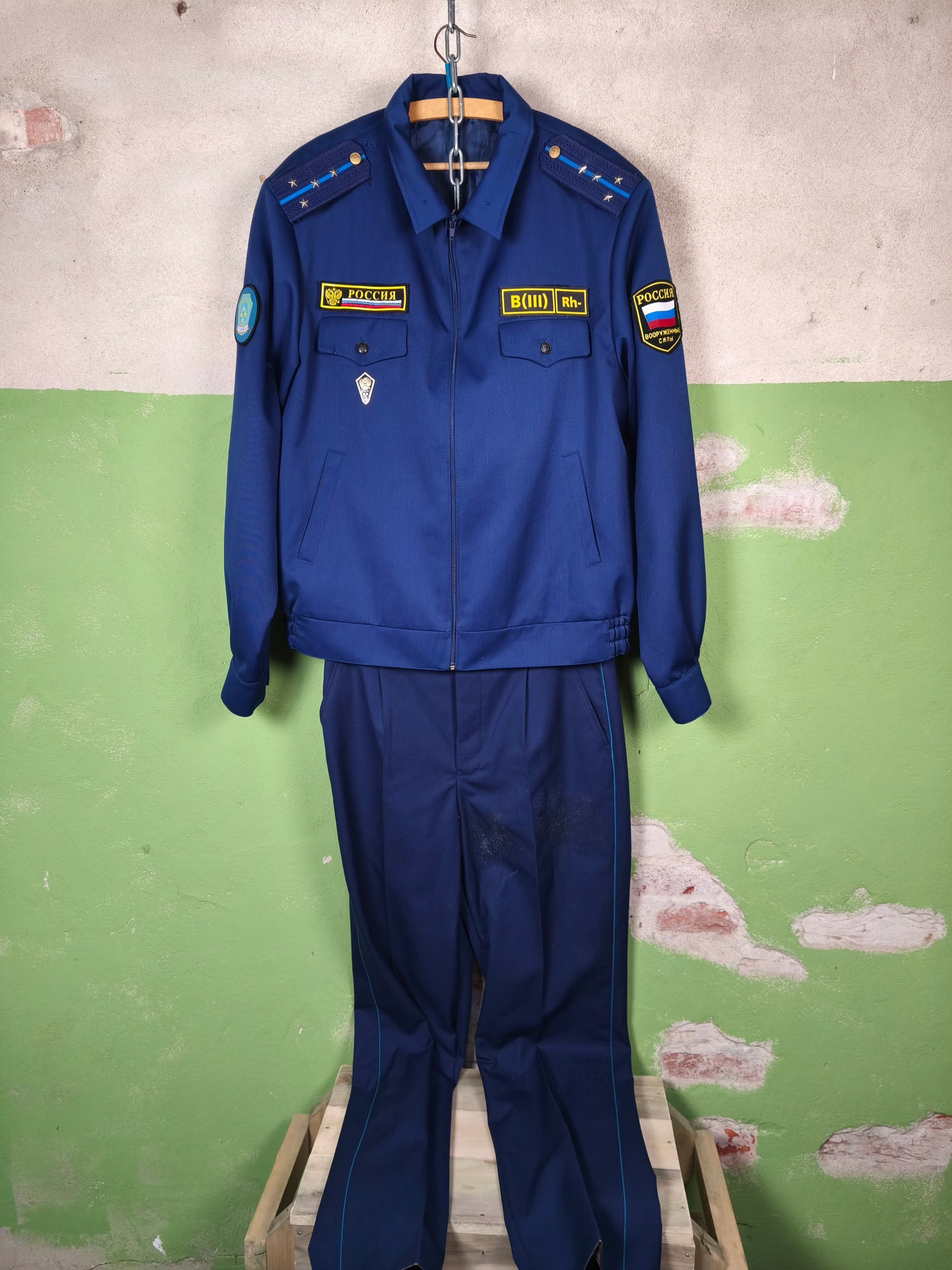 Issued 2012 Russian Captain Air Force Technical Service, Kubinka Airbase. "Russian Knights" [52-5]