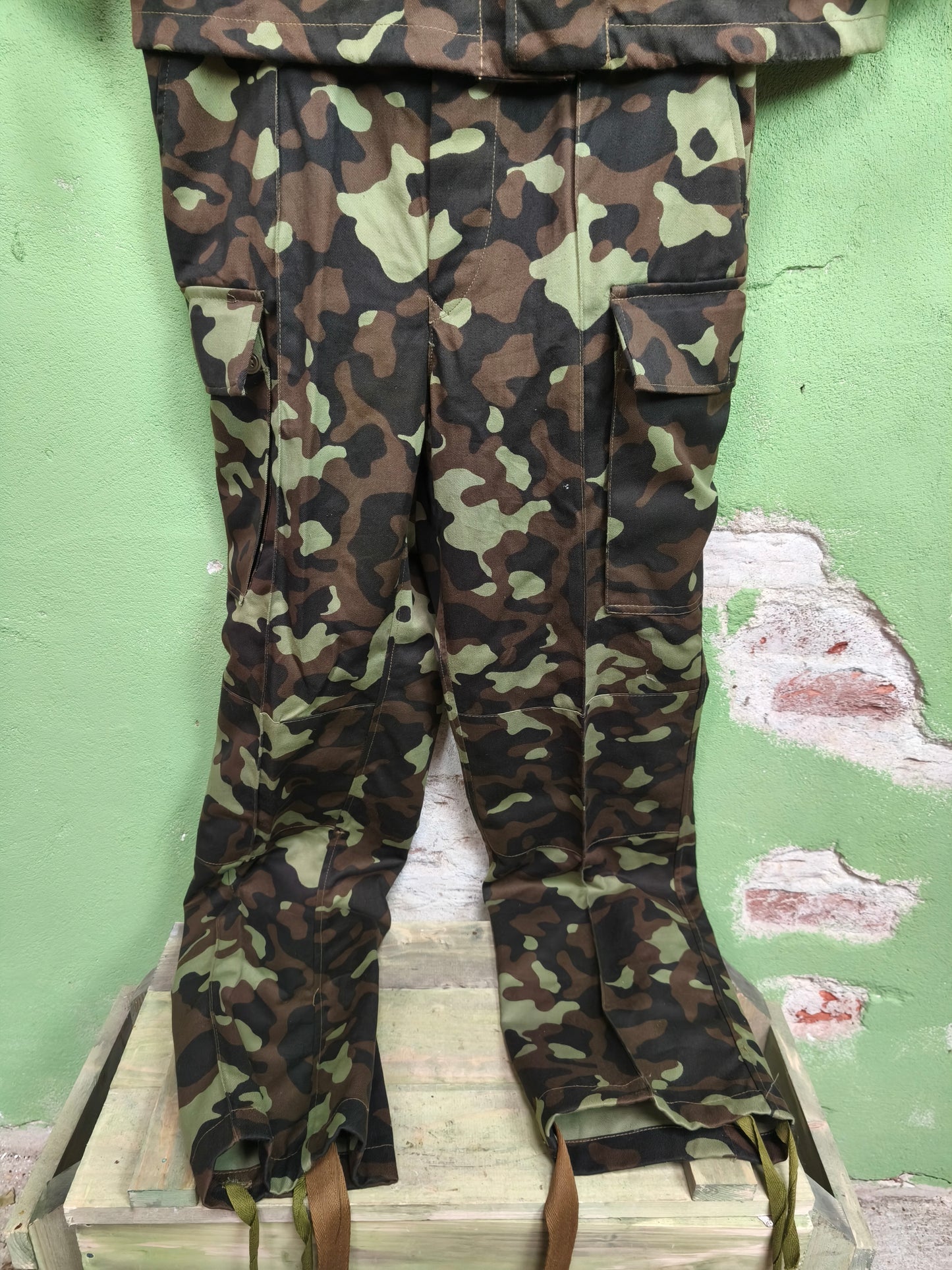 Unissued Ukrainian Dubok Uniform [48-5]