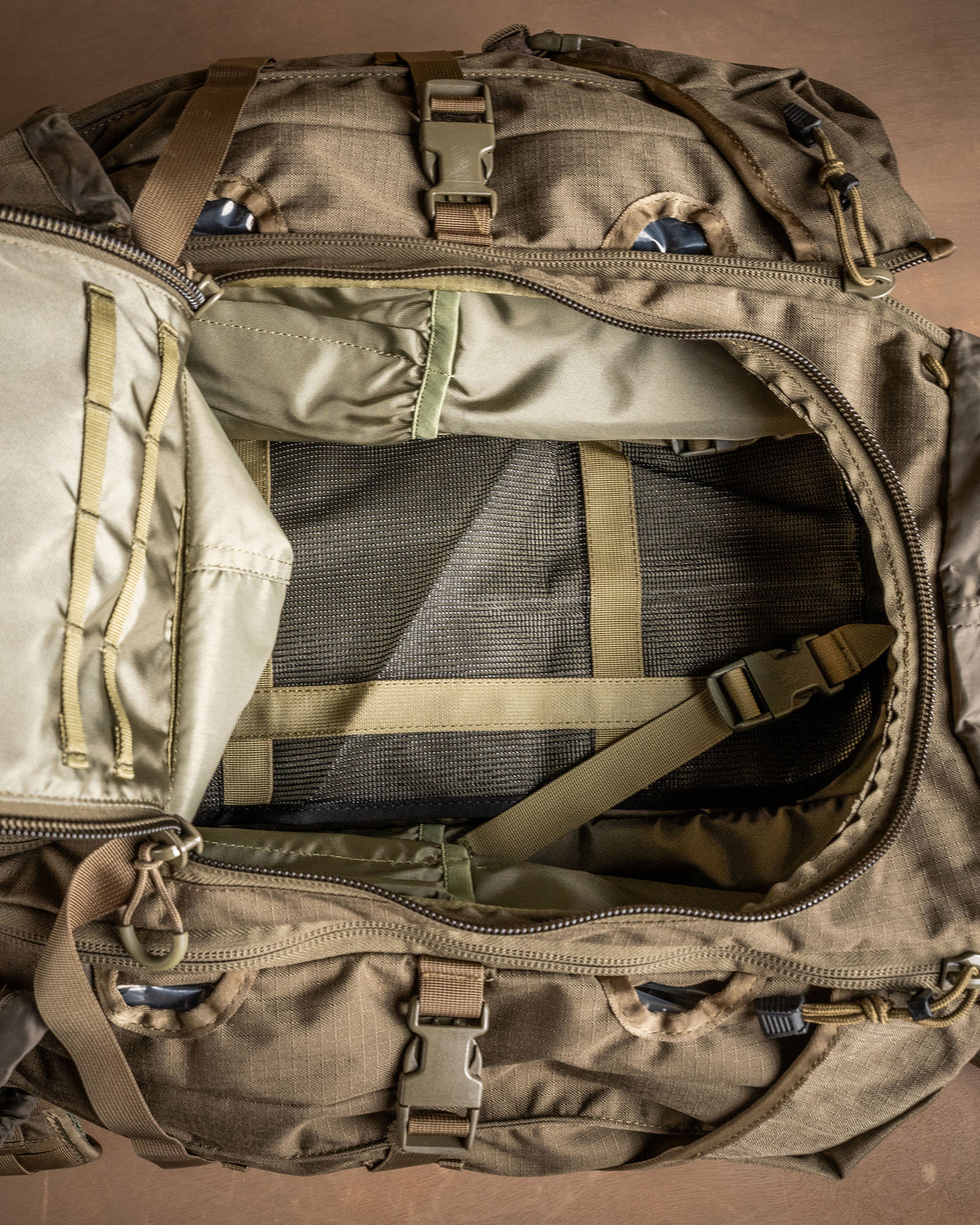 Tactical Backpack: Eberlestock G4 Operator Coyote Brown