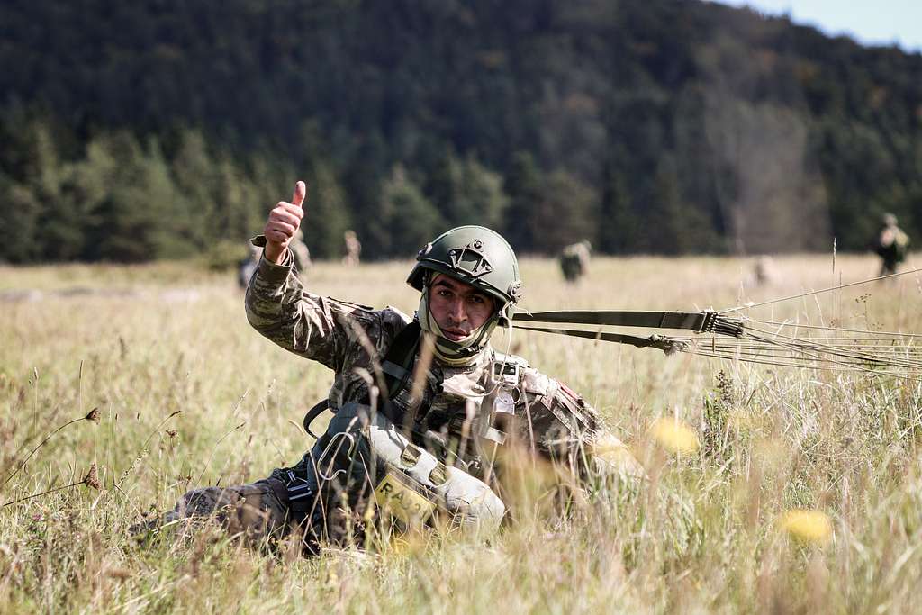 Issued Turkish M2008 "NANO" Paratrooper Parka