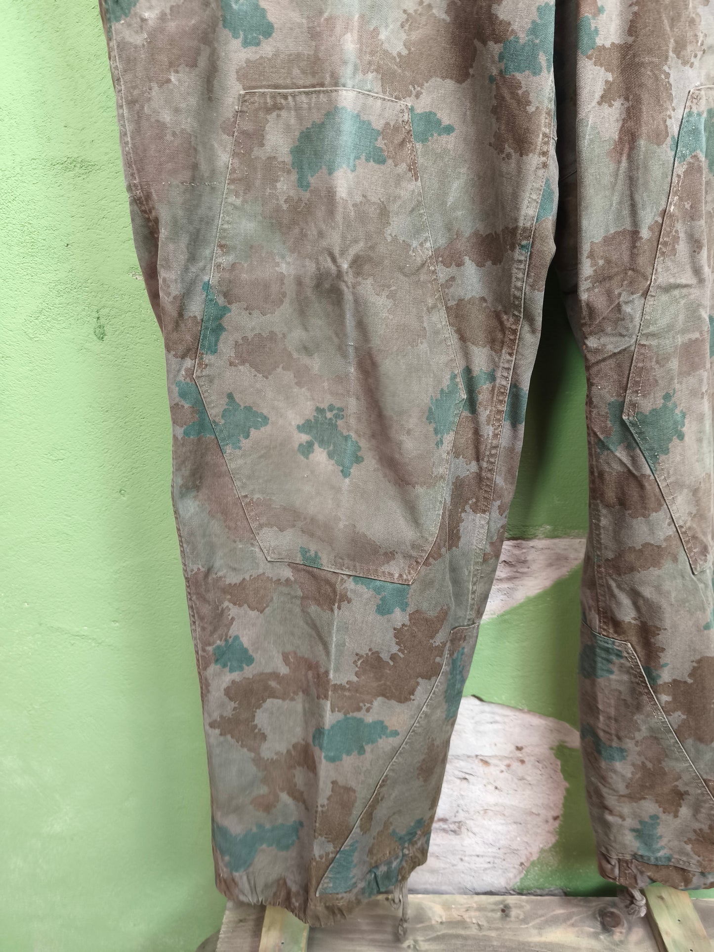 1961 Issued East German DDR / NVA M58 Blumentarn Pants Size 3 [XL]