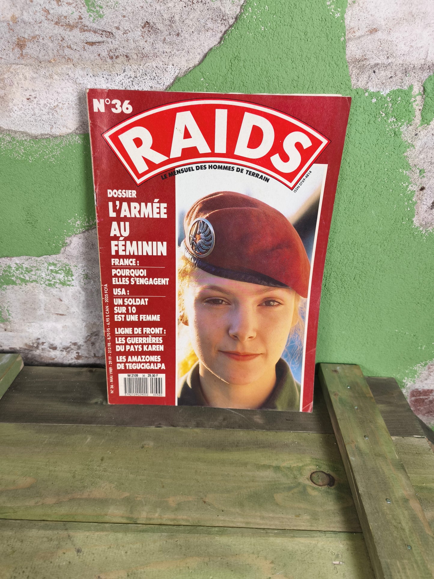 1989 French RAIDS Magazine: N°36 Army of Females / L'Armée au Feminin