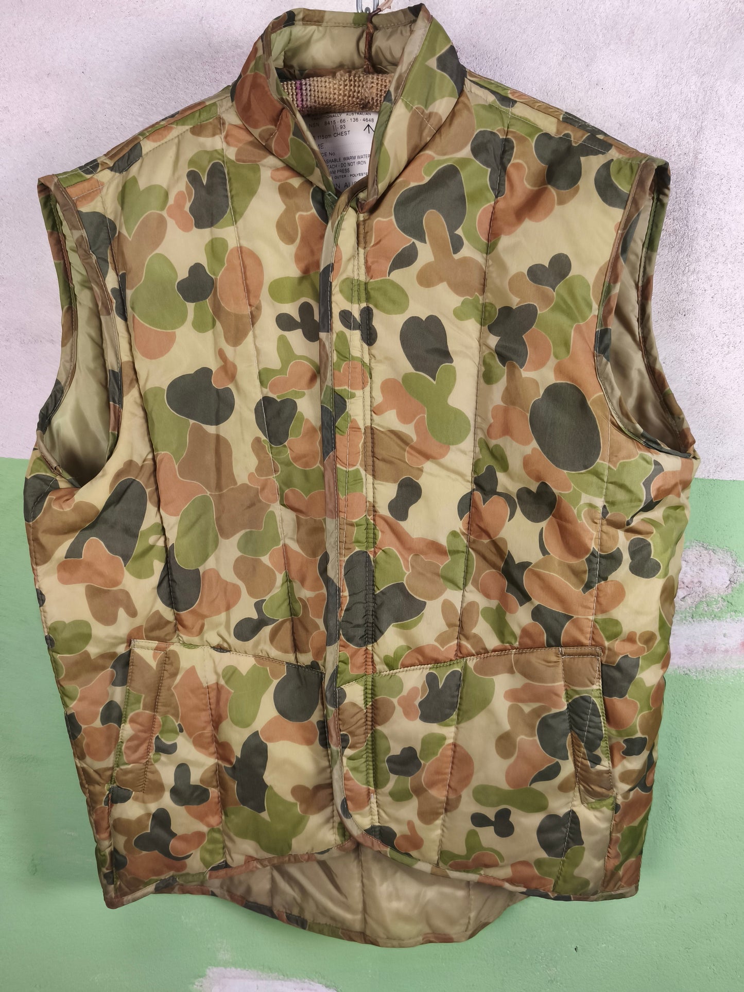 1993 Auscam DPCU WALKABOUT quilted cold weather vest XL