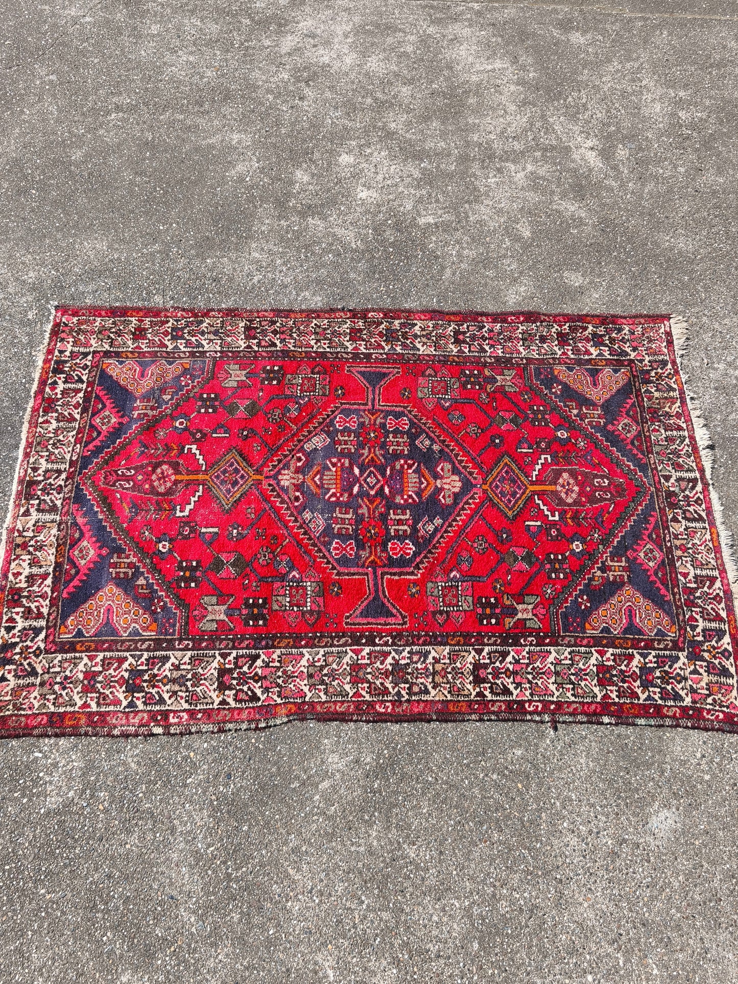 Used Iraqi Made "Hamadan" Carpet 202cmx132cm / 6,6x4,4 feet.