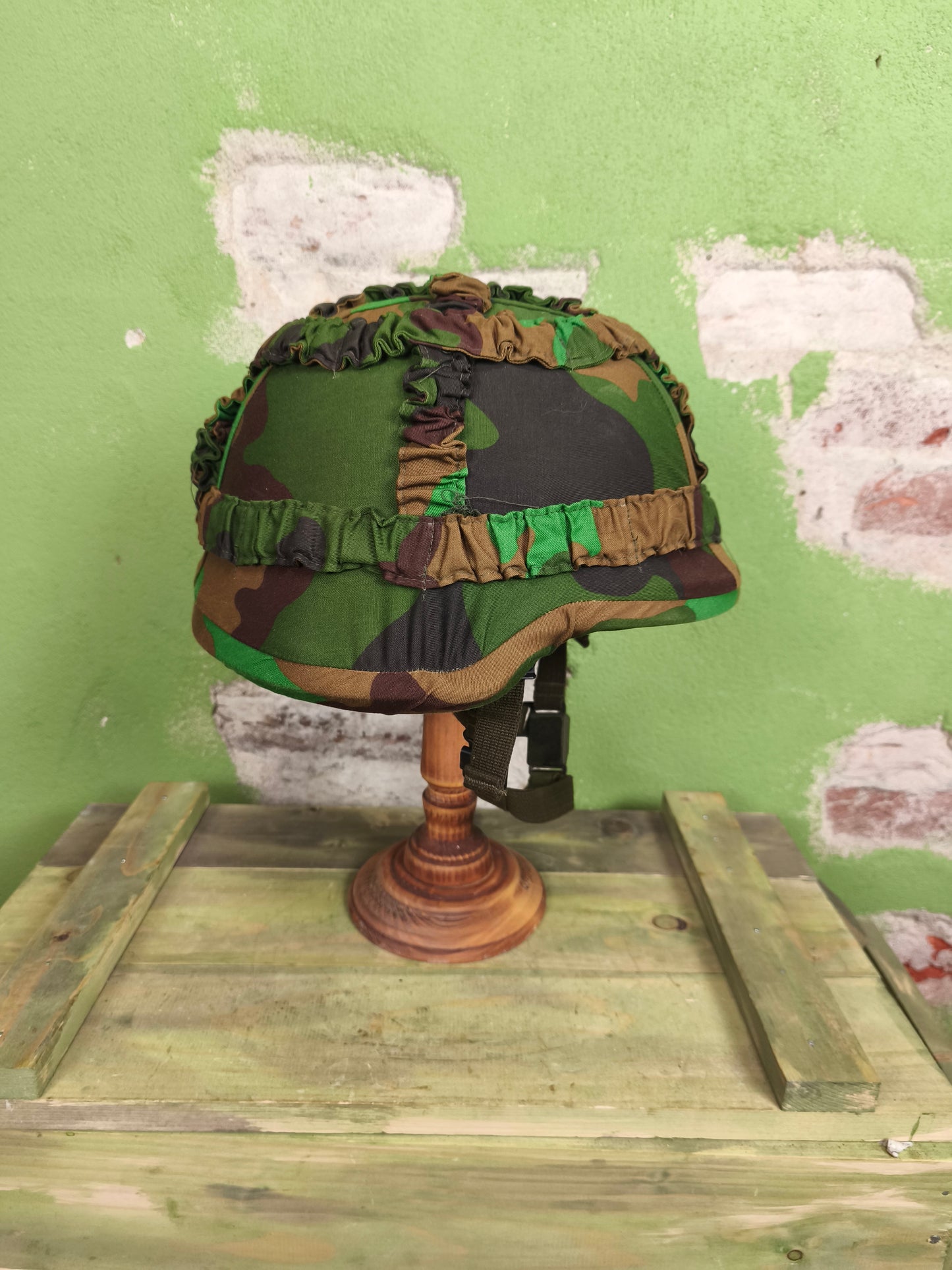 Issued Dutch M95 Kevlar Helmet + Jungle Liner [M]