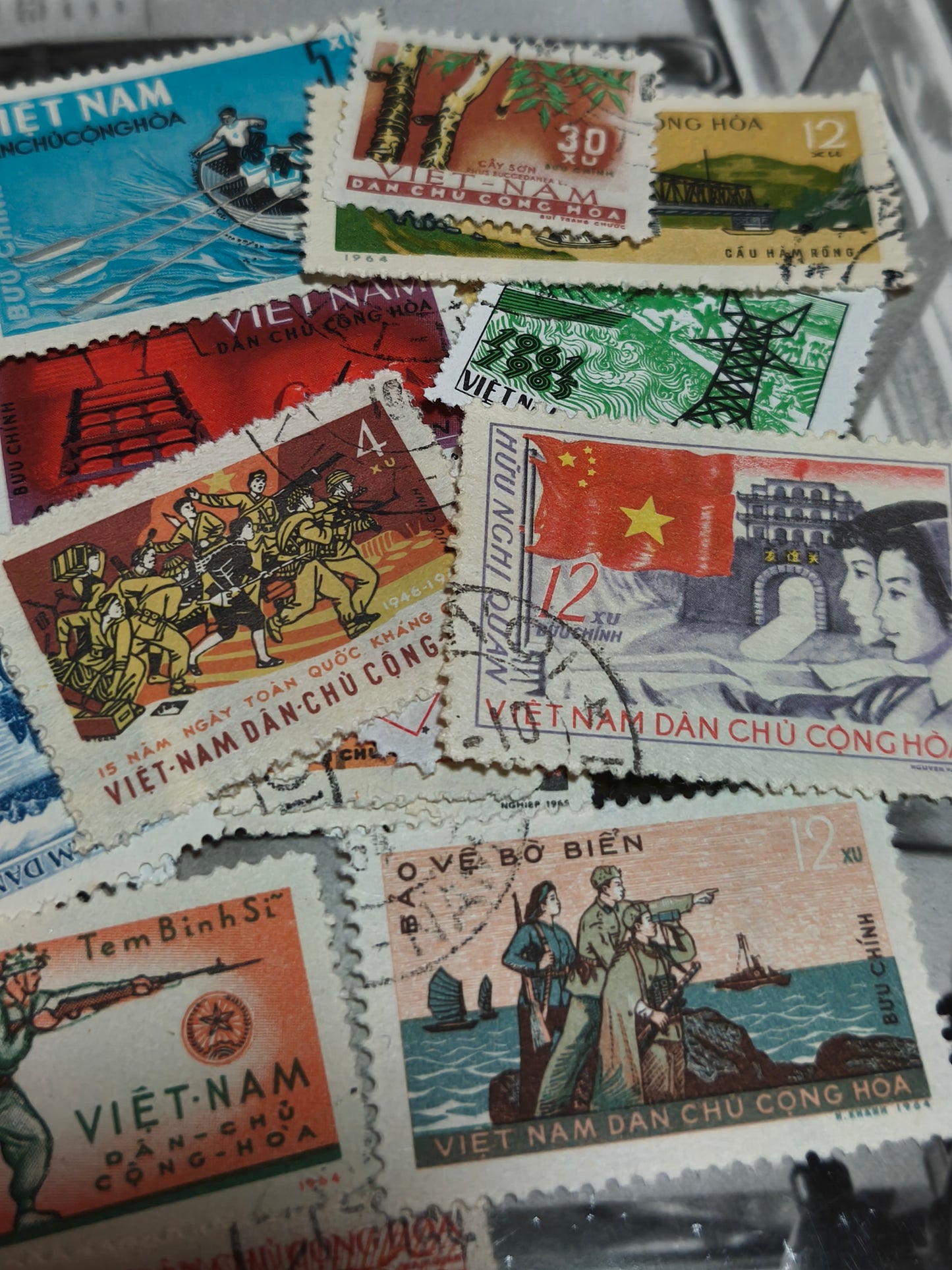 (NEW STOCK) Vietnam - Socialist & Wartime Issue Stamp Set (10 pcs)