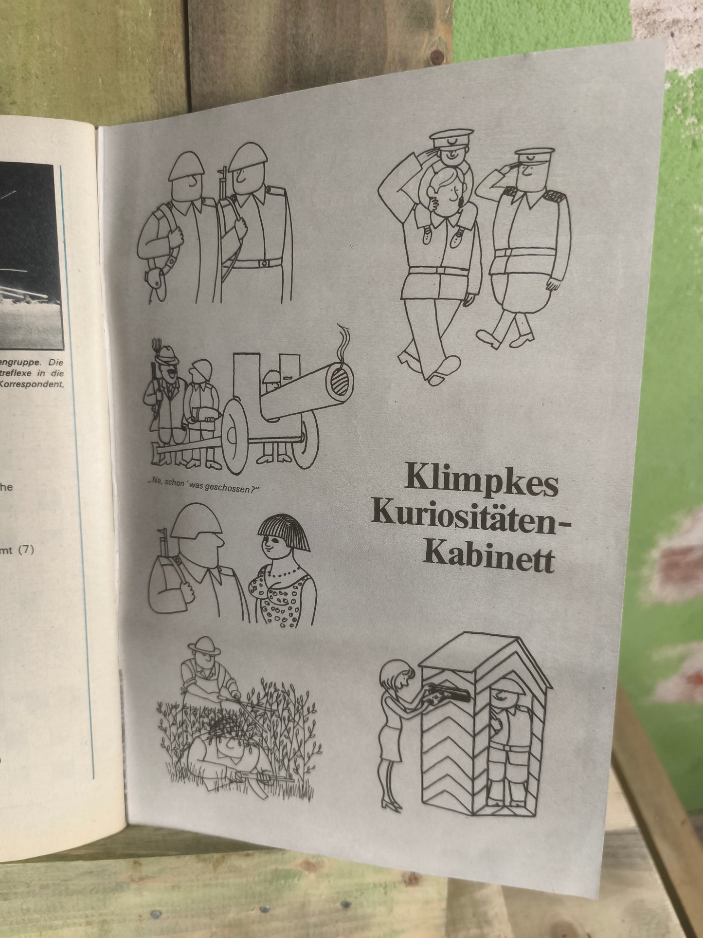 DDR Magazine: Armeerundschau /" Army Review"