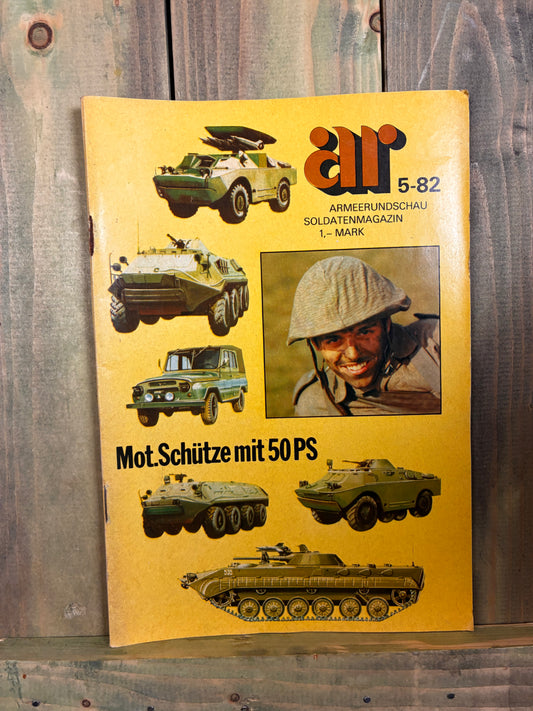 DDR Magazine: Armeerundschau /" Army Review"