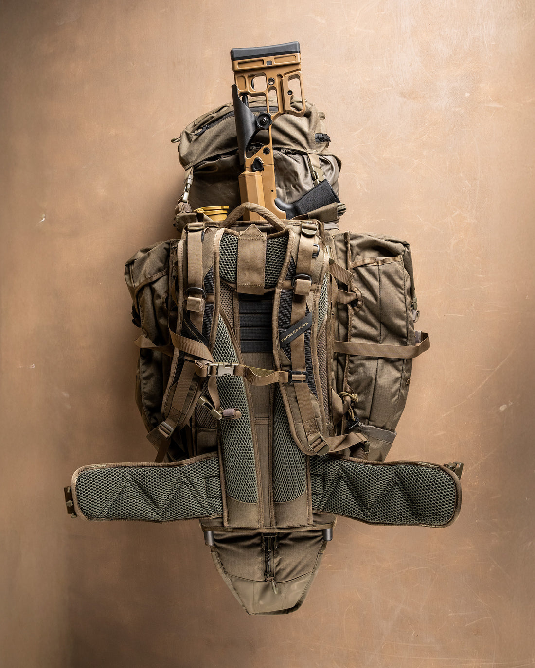 Tactical Backpack: Eberlestock G4 Operator Coyote Brown