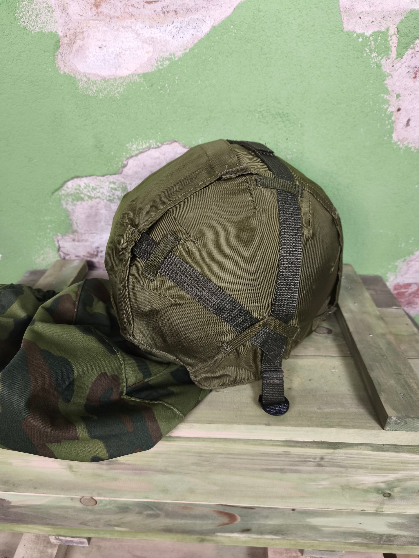 [REPRO] Sfera ''Sphere'' Helmet STsh-81 with VSR-98 Cover.