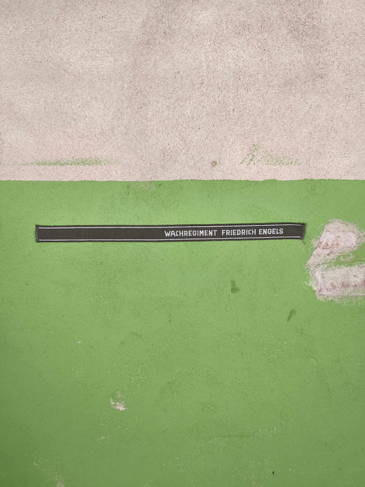 DDR Armband "WACHREGIMENT FRIEDERICH ENGELS"