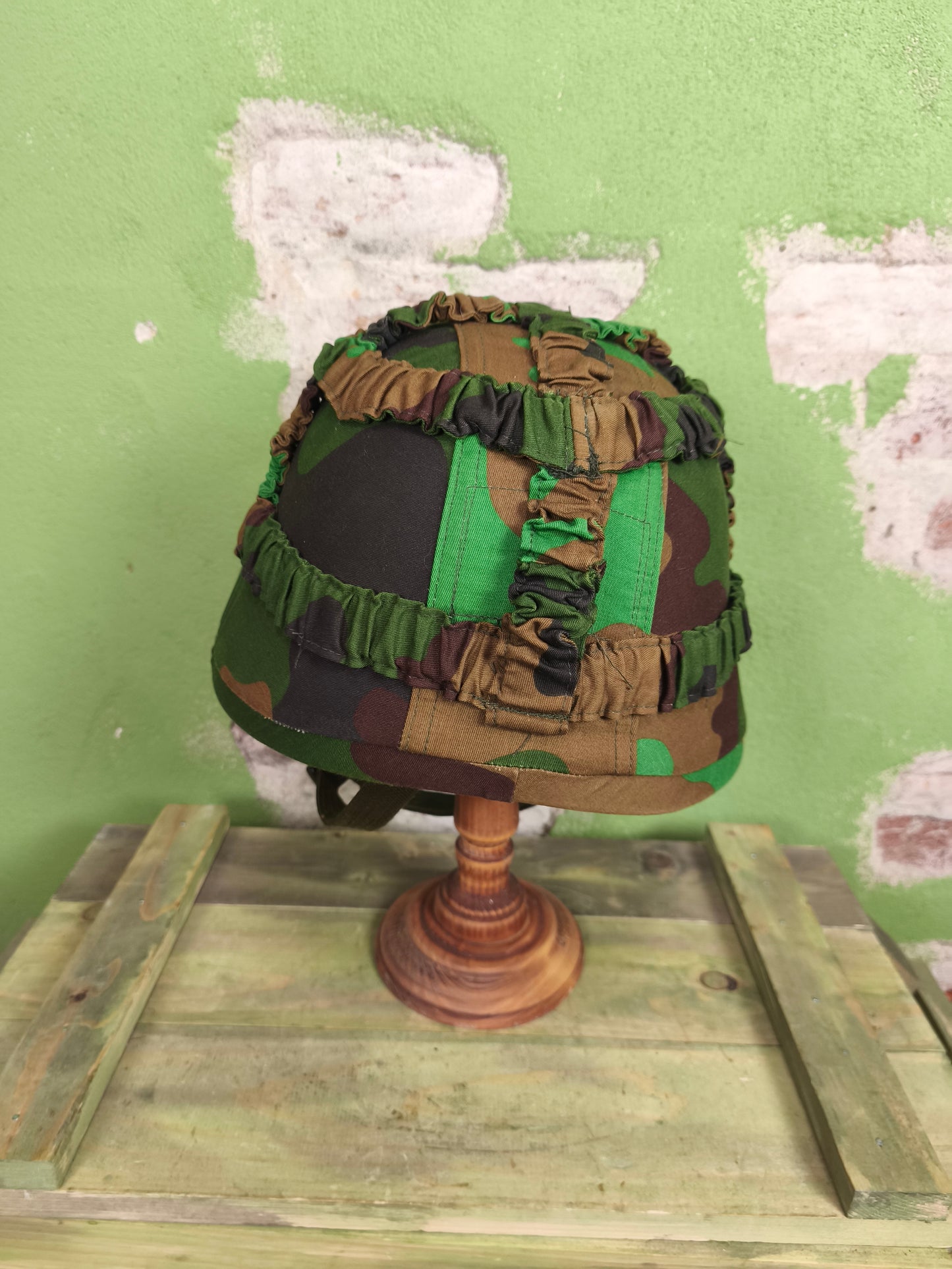 Issued Dutch M95 Kevlar Helmet + Jungle Liner [M]