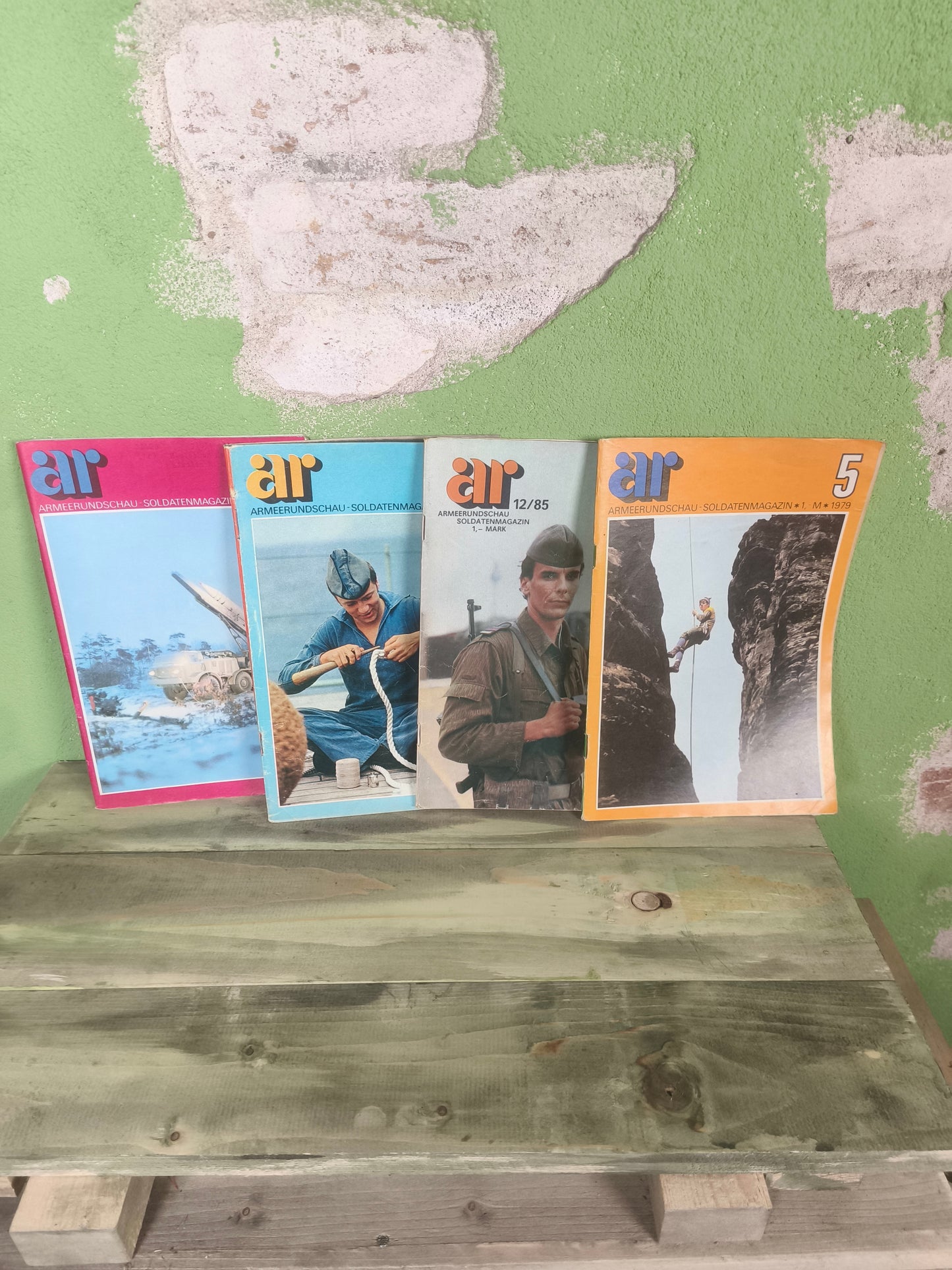 DDR Magazine: Armeerundschau /" Army Review"