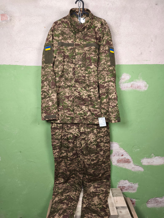 Unissued 2024 Ukrainian Army  "Predator" Field Uniform [52/3]