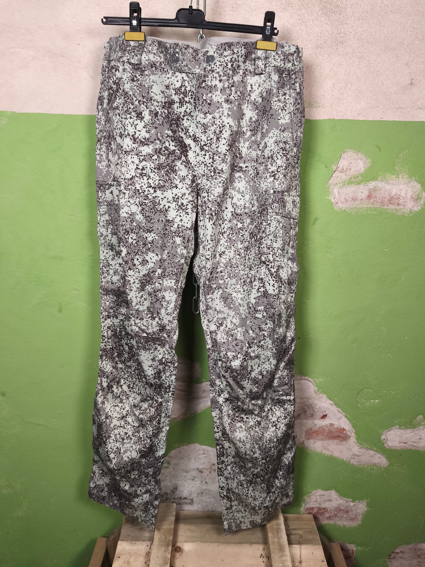 Unissued 2018 Russian "Artic EMR" Digital Artic Camouflage Field Pants
