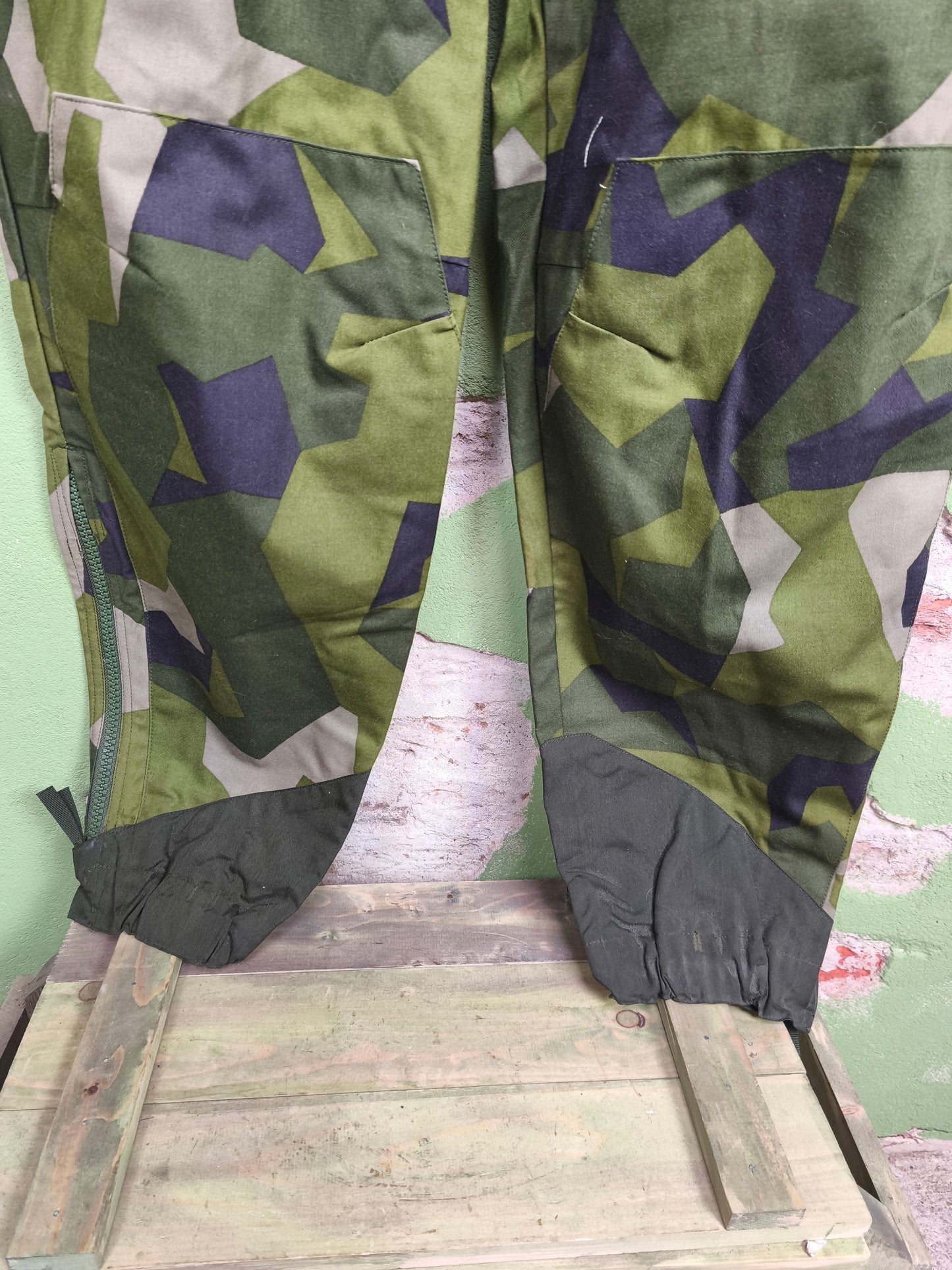 1993 Swedish M90 pants issued [XXL-Long]